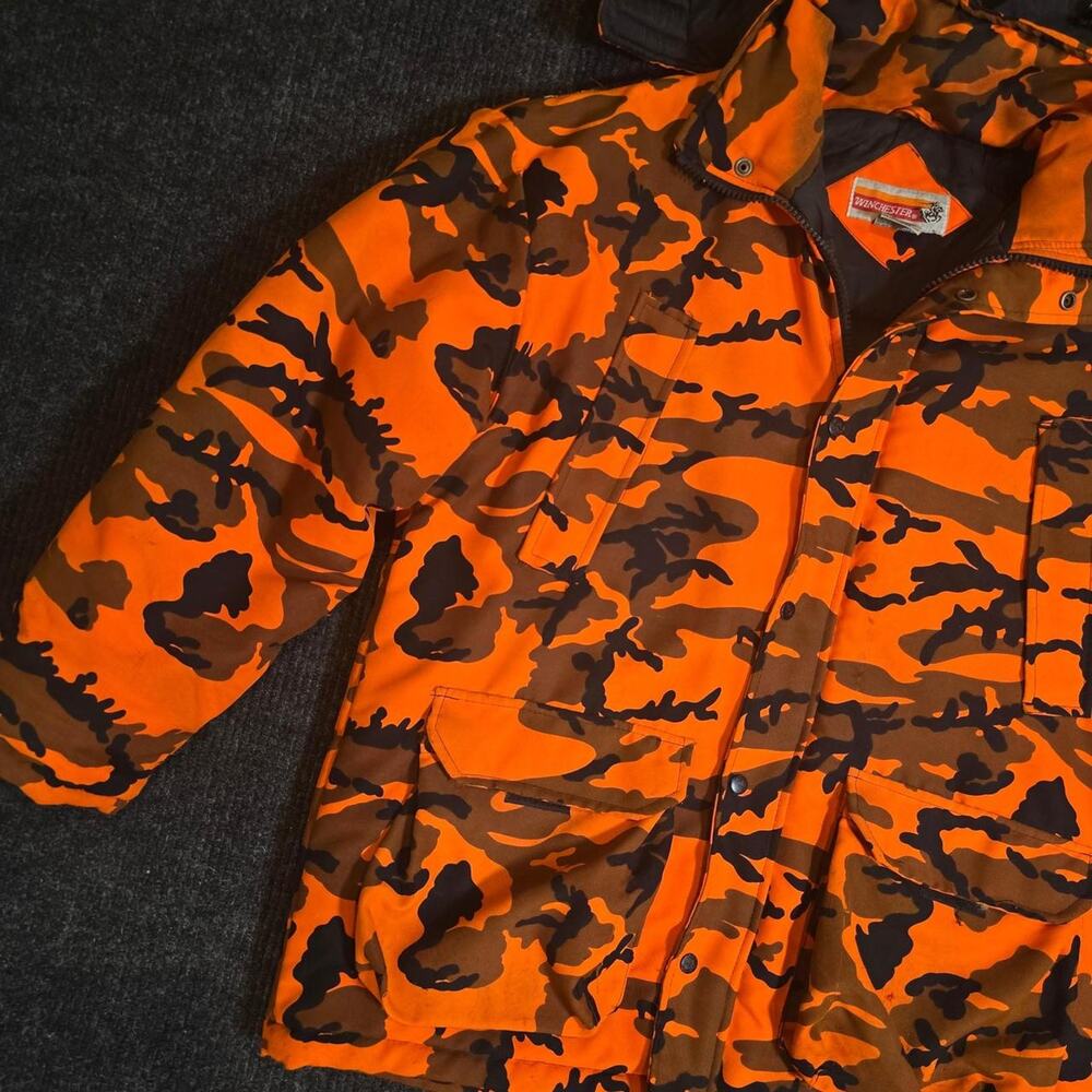 Vintage 90s Winchester Orange and black camo jacket. Mens L - Picture 2 of 4